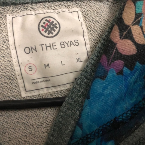 Flower printed pocket hoodie Sweatshirt - Picture 4 of 4